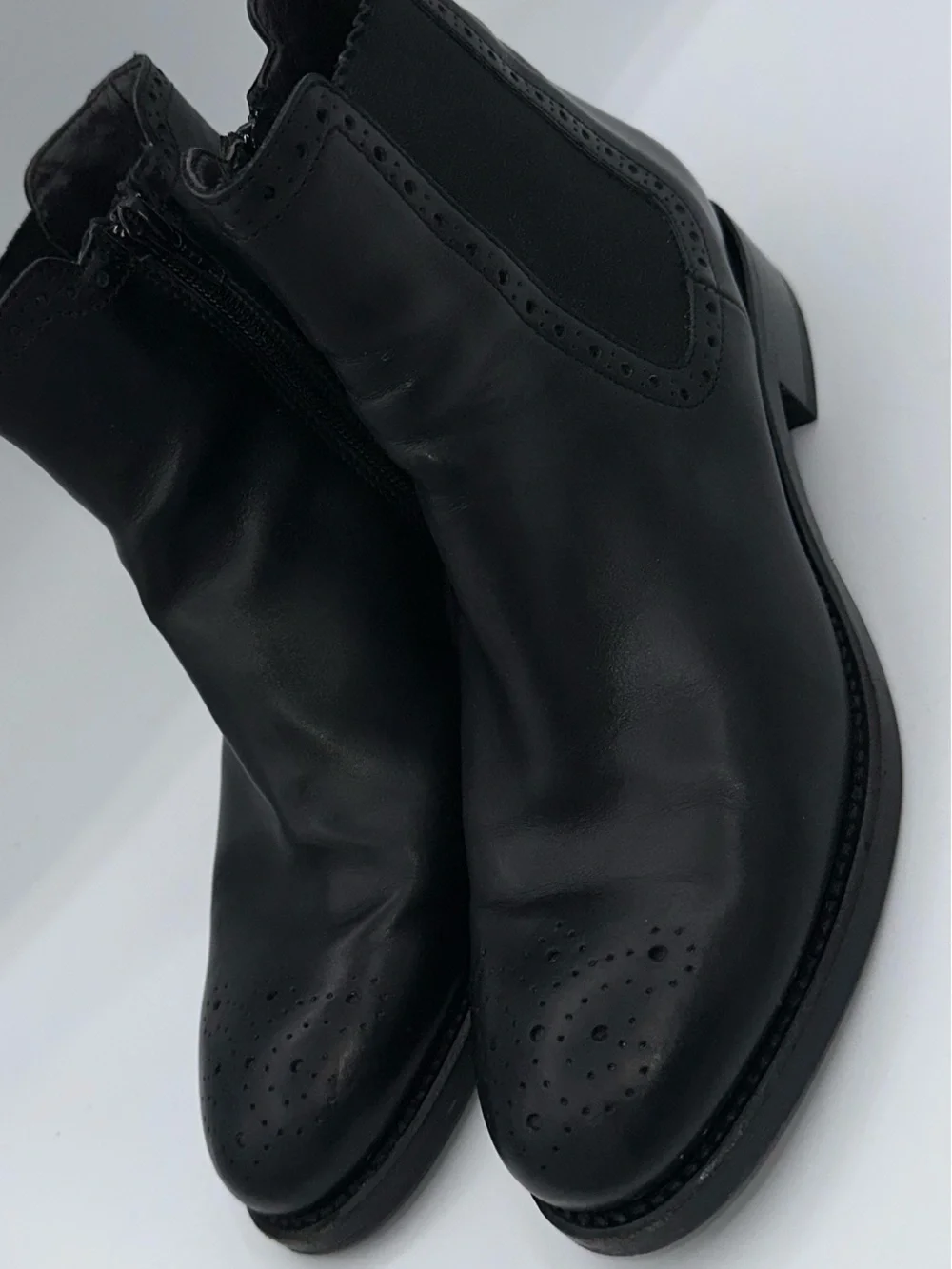 AGL ATTILIO GIUSTI LEOMBRUNI Black Leather Chelsea Ankle Boots Sz 37 Italy AA23